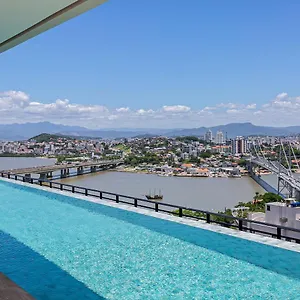 Apartamento Piscina No Rooftop Com Vista Mar | Foodhall | Wi-fi 200mb #toptower, Florianópolis
